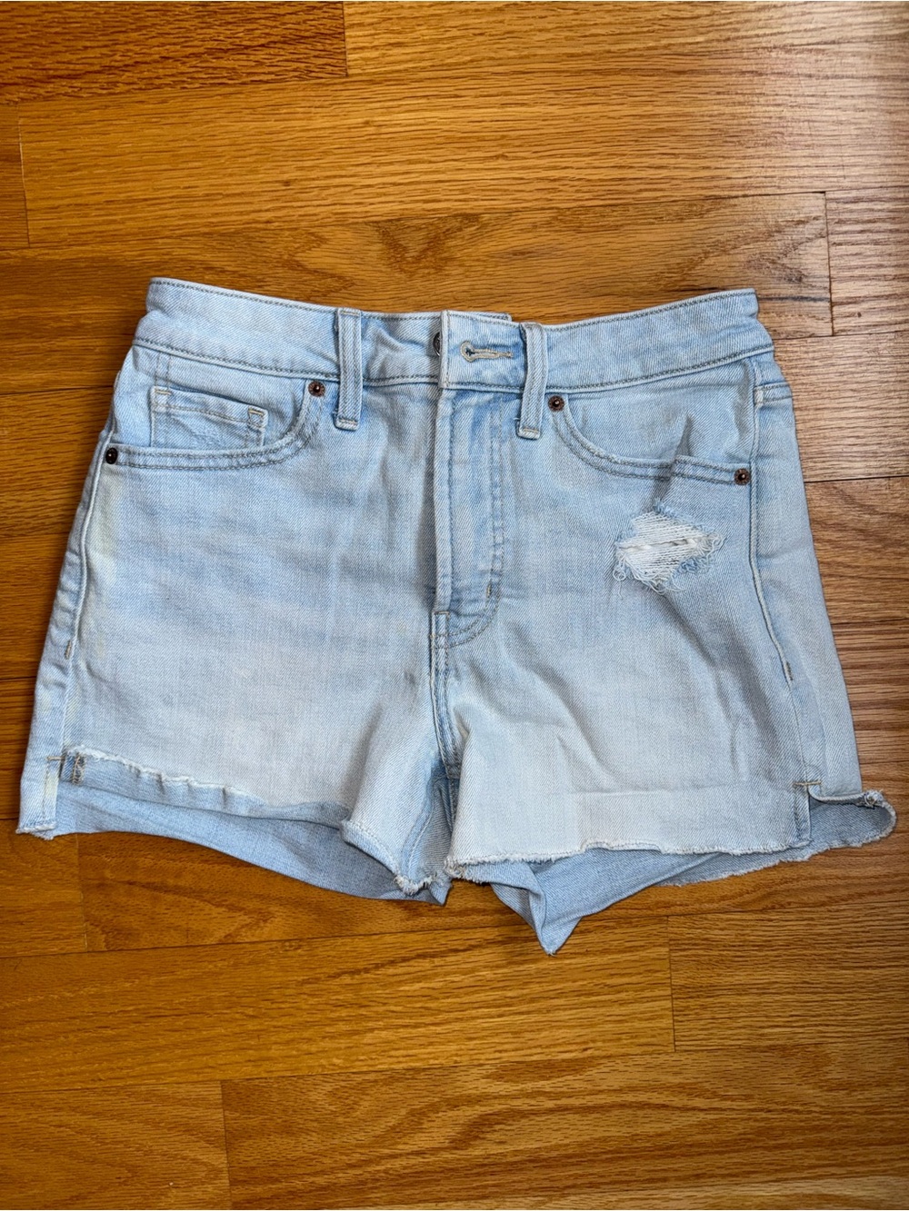 Old Navy OG straight Light Wash Denim Cutoff Shorts size 4